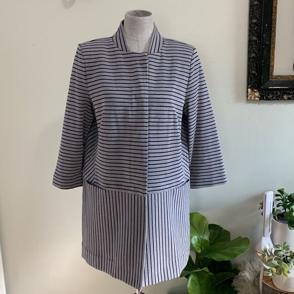 Cabi Grey And Navy Striped Hidden Button 3/4 Sleeve Coat Size L W/Shoulder Pads - Picture 1 of 17